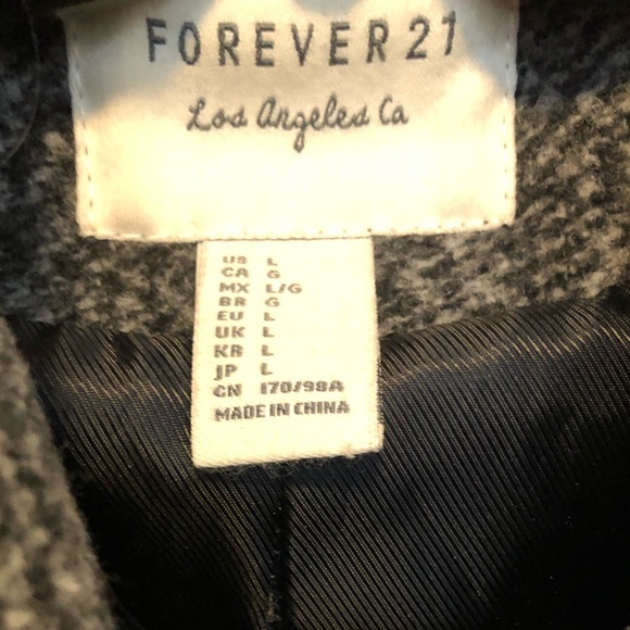 Woman’s Winter Coat - Picture 3 of 3